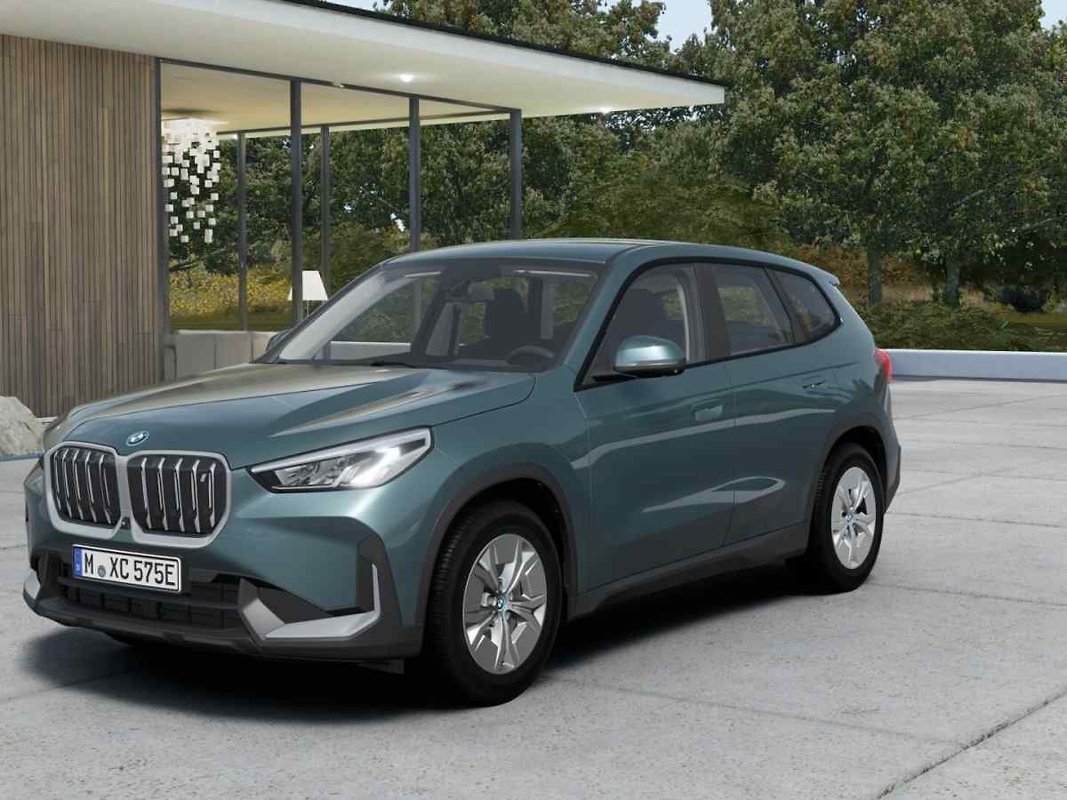 BMW iX1