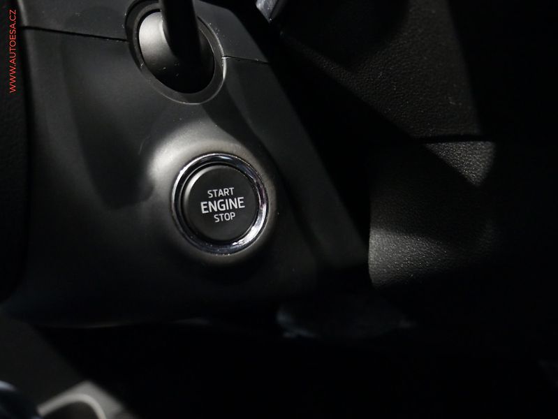 Škoda Karoq (2017) 2.0 TDi 4x4, ČR, Style Plus - fotka 17 z 23