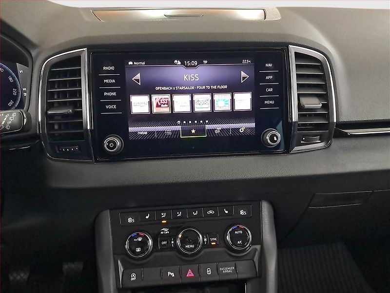 Škoda Karoq (2023) 1.5 TSI - fotka 12 z 24