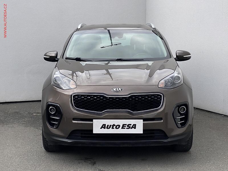 Kia Sportage (2018) 2.0 CRDi 4x4, ČR, Navi - fotka 2 z 20