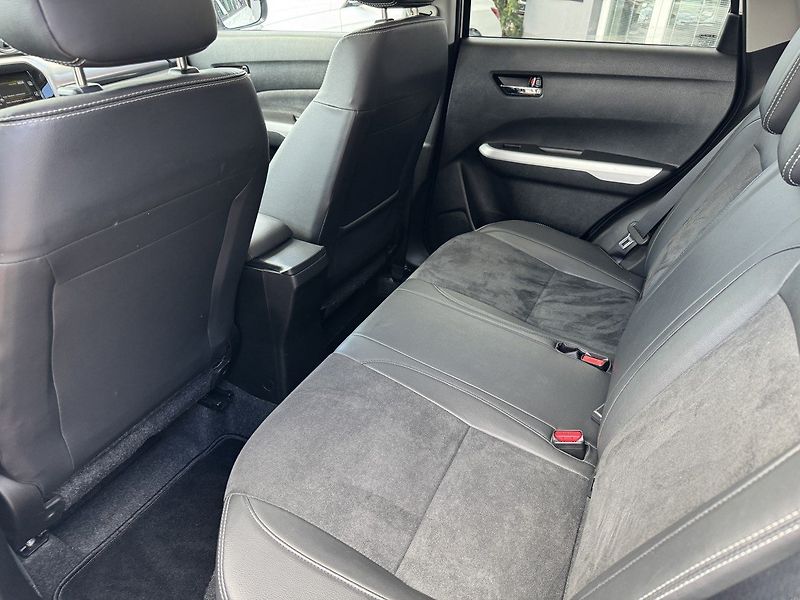 Suzuki Vitara (2016) 1.6i VVT Comfort Plus LED Navi - fotka 24 z 50