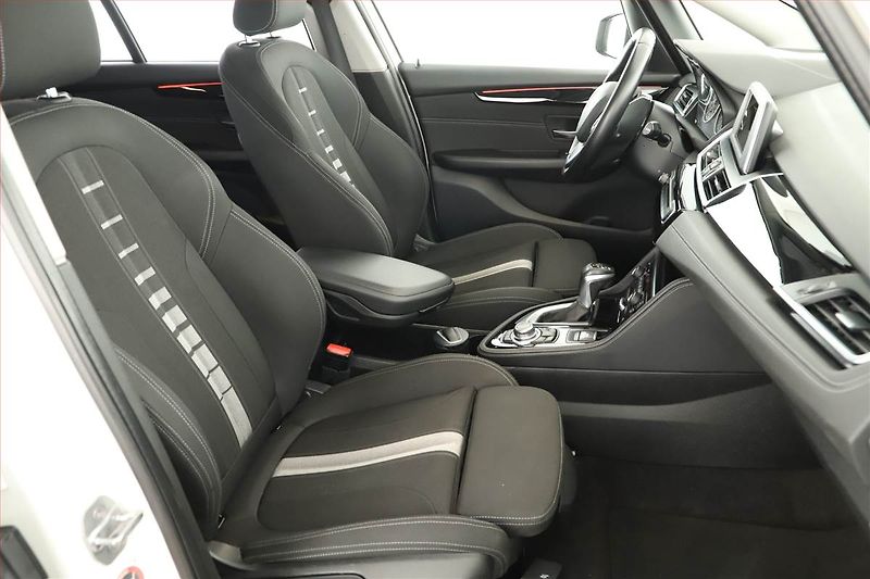 BMW Řada 2 (2015) Advantage 218d Gran Tourer - fotka 18 z 20