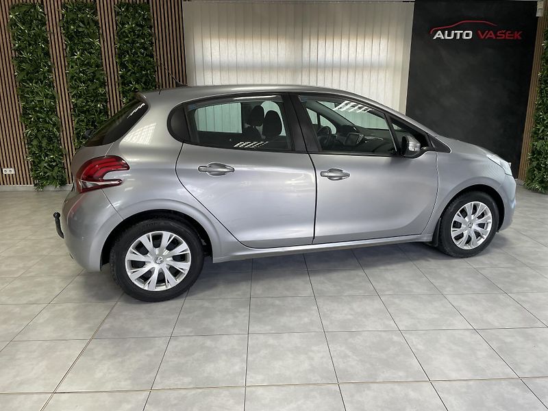 Peugeot 208 1.2 PT ČR 1.MAJ.SERVISKA       - fotka 7 z 25