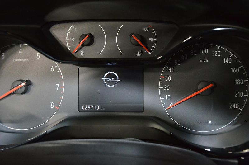 Opel Corsa (2023) 1.2i 55kw Edition MT5 - fotka 11 z 11