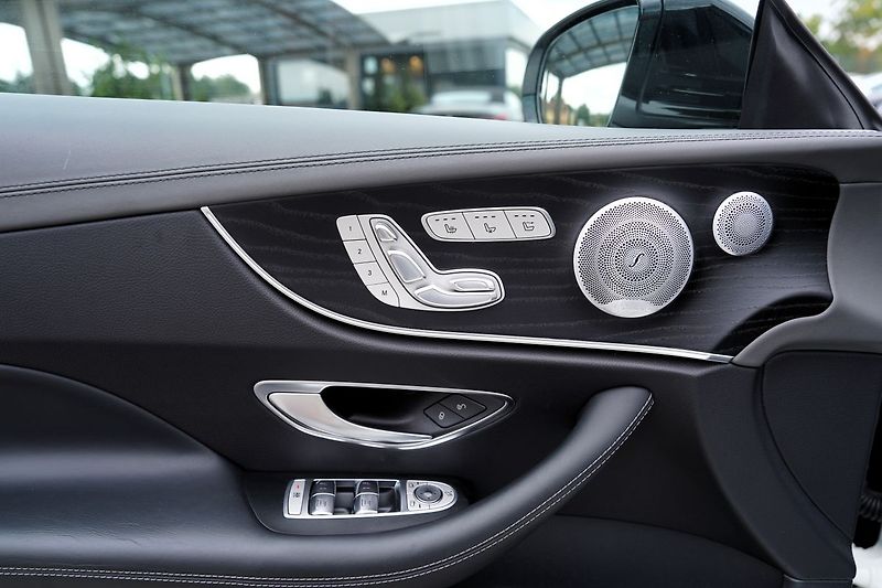 Mercedes-Benz Třídy E E 53 AMG 4Matic+/440PS - fotka 22 z 50