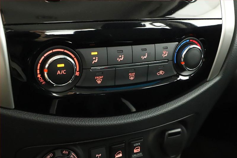Nissan Navara (2018) 2.3 dCi - fotka 13 z 16