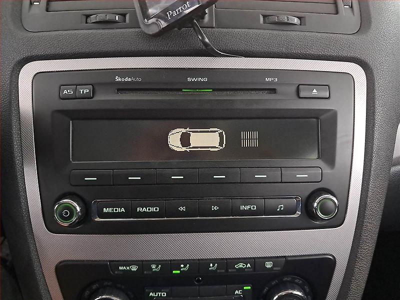 Škoda Octavia (2012) 1.4 TSI, Tempomat - fotka 15 z 18