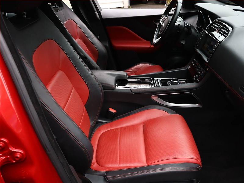 Jaguar F-Pace (2017) 20d AWD, 4X4, Automat - fotka 7 z 22