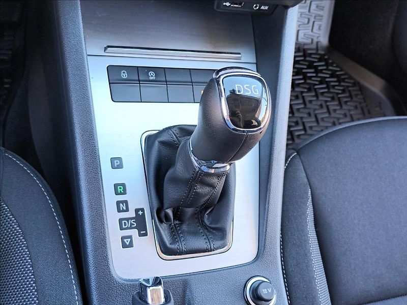 Škoda Octavia 1,4 TSI,110KW,AT,NAVI,SERVIS - fotka 36 z 43
