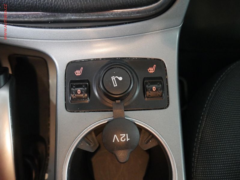Ford Grand C-MAX (2013) 1.6 TDCi, 2.maj,ČR, AC - fotka 16 z 17