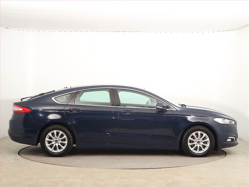 Ford Mondeo (2018) Trend 2.0 TDCI, Navi, Tempomat - fotka 6 z 14