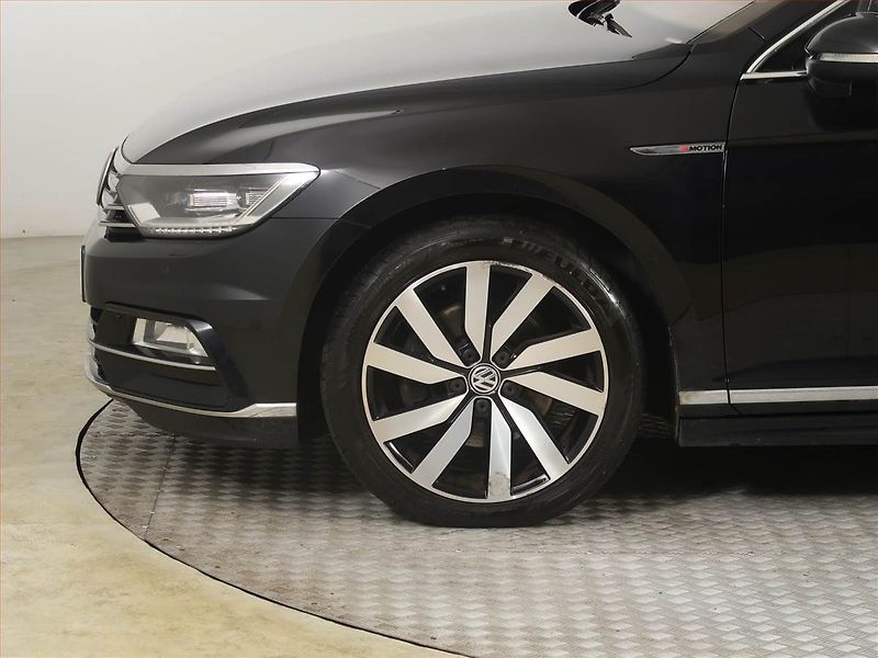 Volkswagen Passat (2018) 2.0 TDI, 4X4, Automat, Kůže - fotka 15 z 28