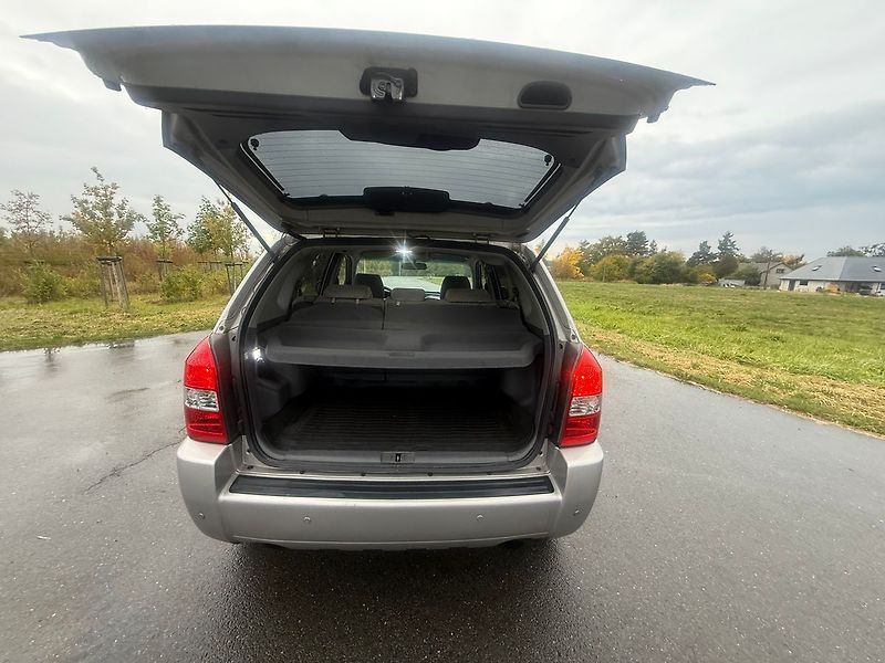 Hyundai Tucson 2,0 TDI 4X4 STK 2027  KLIMATIZ - fotka 9 z 18