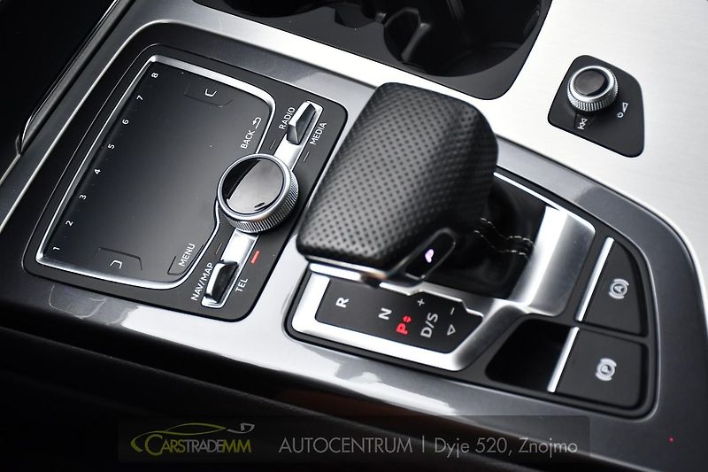 Audi Q7 3.0TDi S-LINE TAŽNÉ REZERVACE - fotka 35 z 55