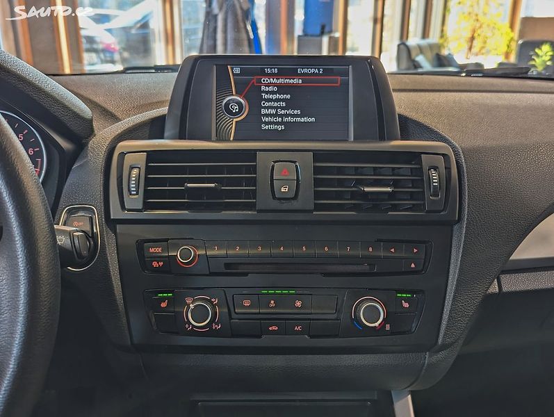 BMW Řada 1 116 i 100kW VÝHŘEVY, PDC - fotka 13 z 23