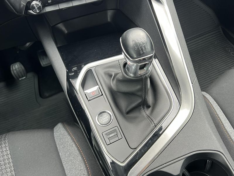 Peugeot 3008 (2022) 1.5 HDI 130 KAMERA ČR NOVÉ - fotka 14 z 18