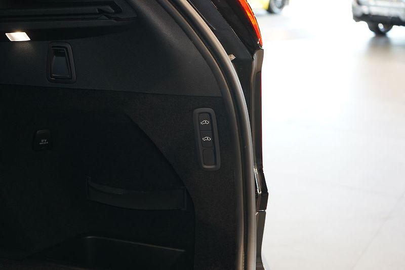 Volvo XC90 B5 PLUS Bright Vzduch, 360° - fotka 15 z 50