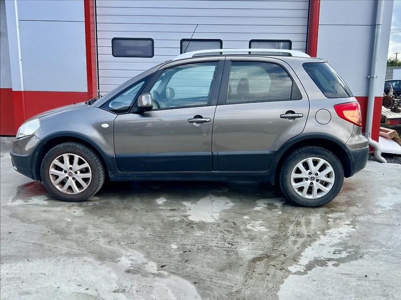 Fiat Sedici 2,0 JTD / KLIMA / NAVI - fotka 2 z 11