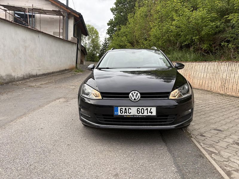 Volkswagen Golf (2017) kombi 2,0TDI Bluemotion - fotka 2 z 23