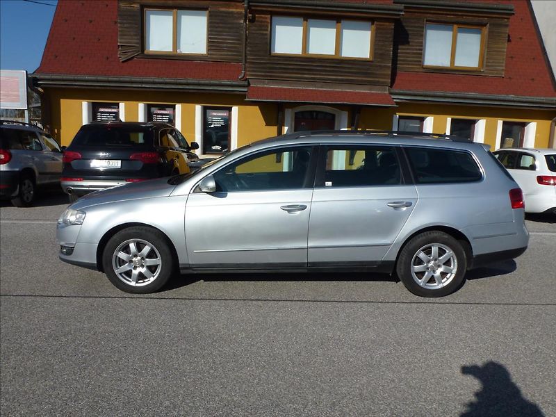 Volkswagen Passat 2,0 TDi  Comfort - fotka 14 z 49