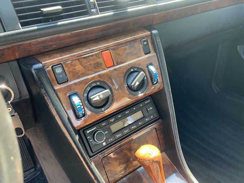 Mercedes-Benz 124 300 TURBODIESEL OM603 - fotka 11 z 16
