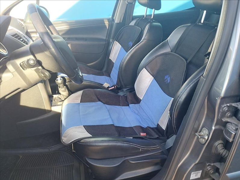 Peugeot 207 1,6 80KW MĚNĚNÝ OLEJ, DĚLANÉ R - fotka 7 z 17