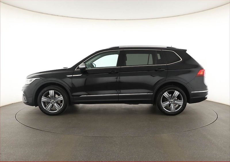 Volkswagen Tiguan Allspace (2023) Elegance 2.0 TSI - fotka 3 z 16