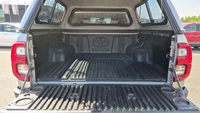 Toyota Hilux Executive 2,8D 150Kw - fotka 24 z 25