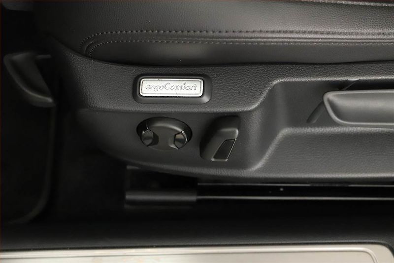 Volkswagen Passat (2018) 2.0 TDI, 4X4, Automat, Kůže - fotka 11 z 18