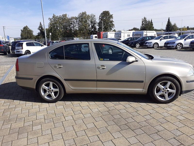 Škoda Octavia (2006) 1.9 TDi  1.MAJ.ČR - fotka 3 z 47