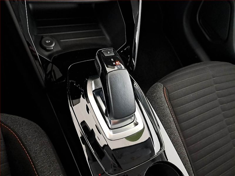 Peugeot 208 (2020) Active 50 kWh, SoH 86% - fotka 13 z 17