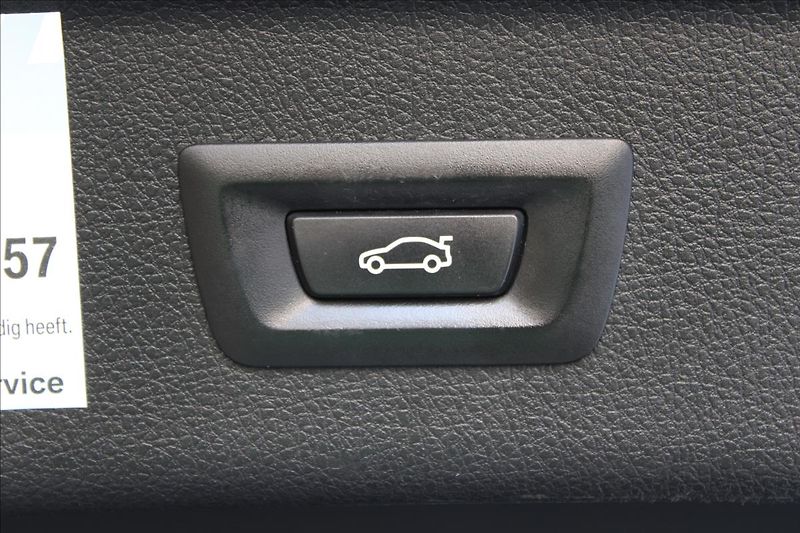 BMW Řada 3 320i GT / xDrive / HUD / 360° - fotka 12 z 49