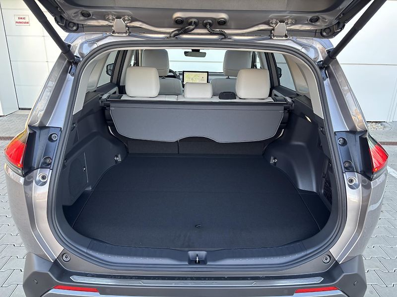 Toyota RAV4 (2026) EXECUTIVE Skyview 2,5 PHEV 4x4 - fotka 9 z 14