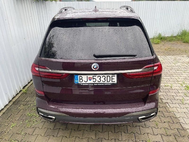 BMW X7 M50I - fotka 4 z 12