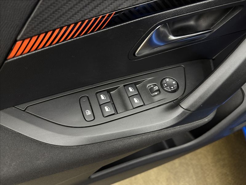 Peugeot 2008 1,5 HDi ACTIVE LED SENZORY ČR - fotka 29 z 39