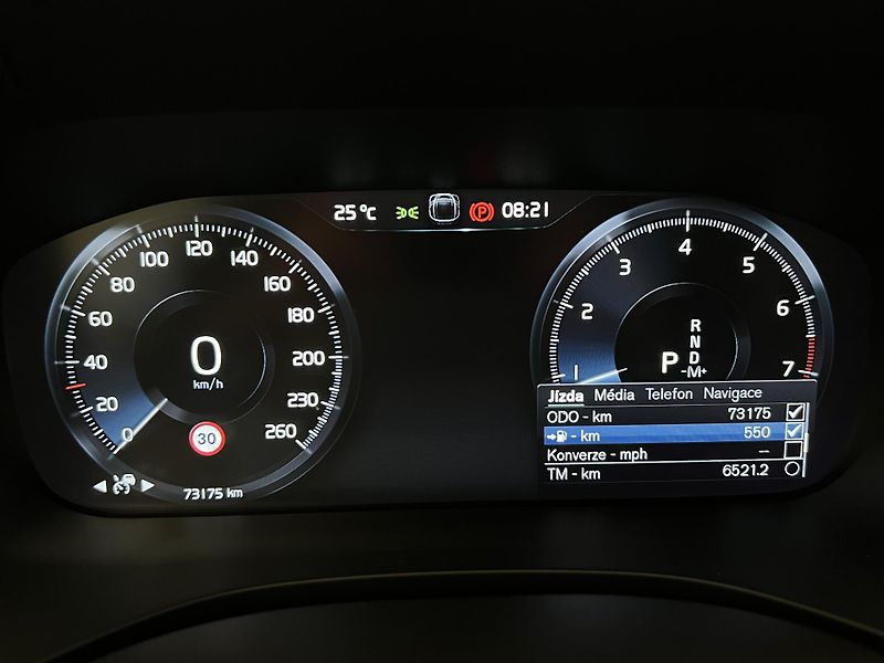 Volvo XC60 B4 MOMENTUM - fotka 23 z 46