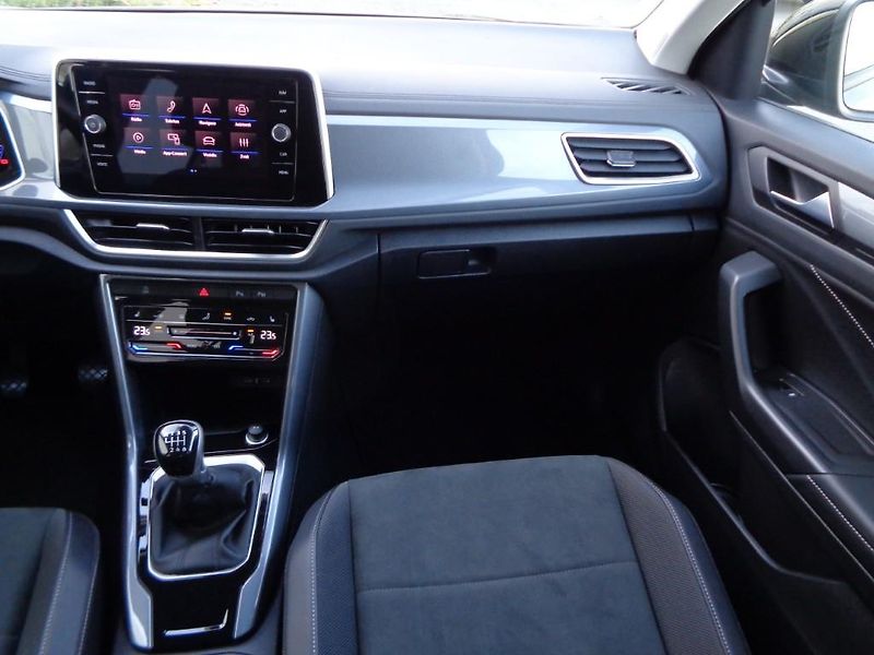 Volkswagen T-Roc 1.5 TSI Style  110 kW - fotka 19 z 29