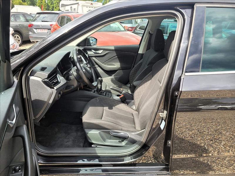 Škoda Kamiq 1,0 TSI,TFT,NAVI,VÝHŘEV,KLIMA - fotka 9 z 50