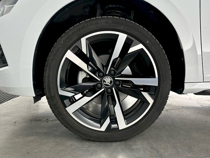 Škoda Kamiq (2025) DSG 1.0TSI 85kW Monte Carlo - fotka 33 z 33