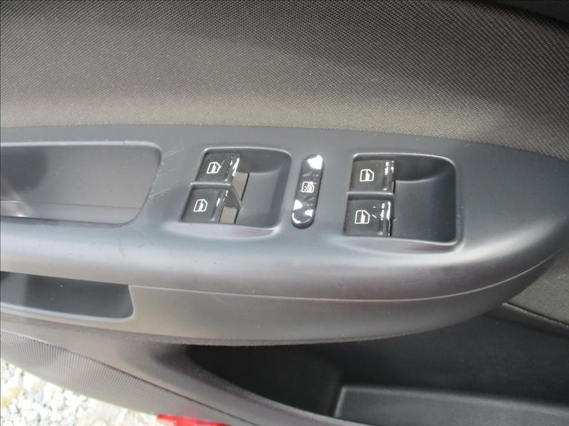 Škoda Octavia 1,6 i, Eleg,aut.klima,s.kn.,CZ - fotka 23 z 39