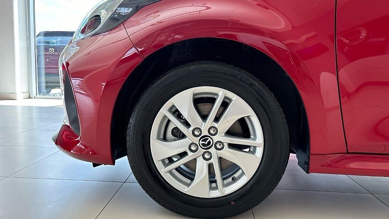 Mazda 2 Hybrid (2026) 1.5 Centre-line - fotka 8 z 18