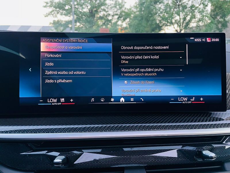 BMW X6 40D MSPORT 4x4 SERVISKA TAŽNÉ - fotka 37 z 58
