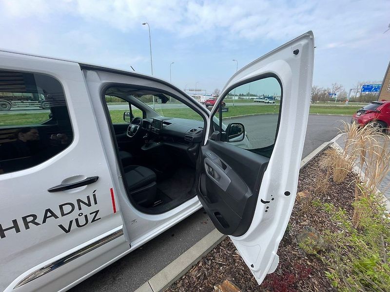 Toyota ProAce City Verso 1.5 L D manuál - fotka 29 z 29