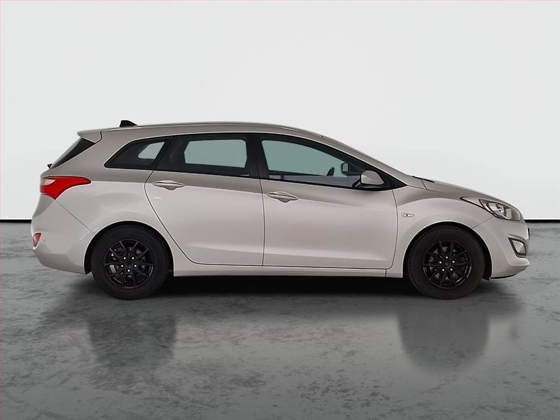 Hyundai i30 (2016) 1.6 CRDi, Serv.kniha, Xenony - fotka 6 z 21