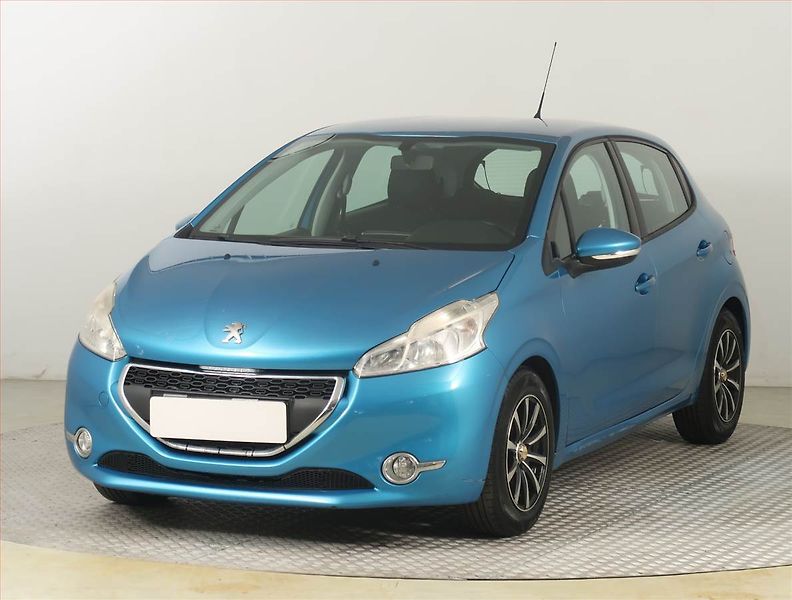 Peugeot 208 (2012) 1.4 HDI, po STK, zamluveno - fotka 2 z 16