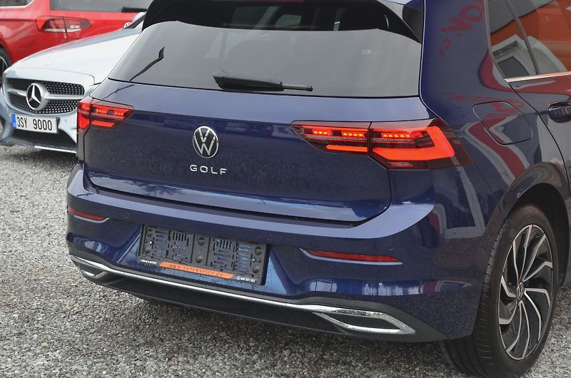 Volkswagen Golf (2022) 2.0 TSi 140kW DSG Style iQ-LED - fotka 10 z 50
