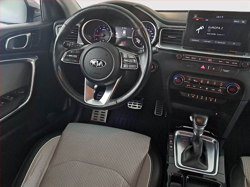 Kia Ceed (2018) 1.4 T-GDI, Automat, Serv.kniha - fotka 7 z 16