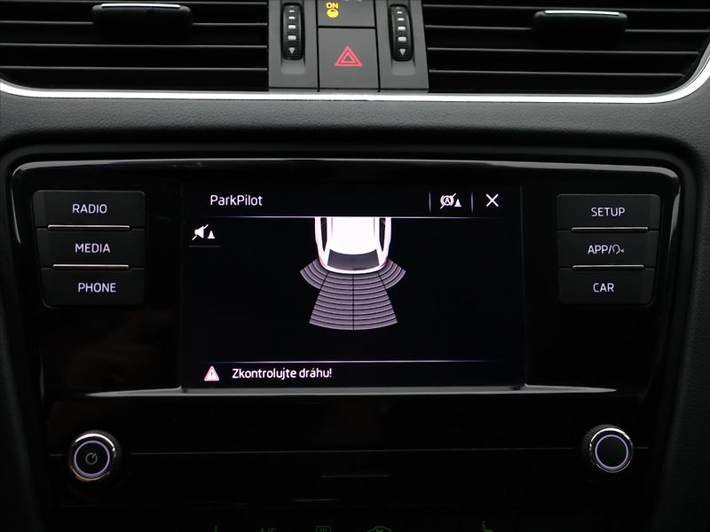 Škoda Octavia 1,5 TSI 110kW Ambition DSG CZ - fotka 19 z 28