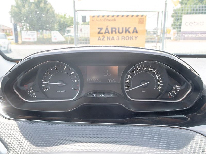 Peugeot 2008 (2017) ČR 1.2T 81KW – 88.359KM - fotka 21 z 51