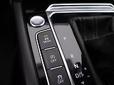 Volkswagen Passat 2,0 TDI 140kW DSG R-line CZ - náhled 17